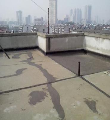 孟州漏水维修 楼顶漏水是什么原因，楼顶漏水维修方法是什么?